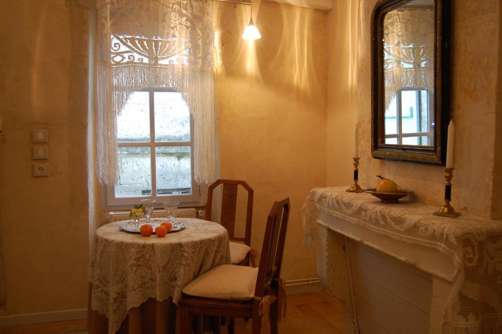 Jardins Secrets Bed & Breakfast อองกูแลม ห้อง รูปภาพ