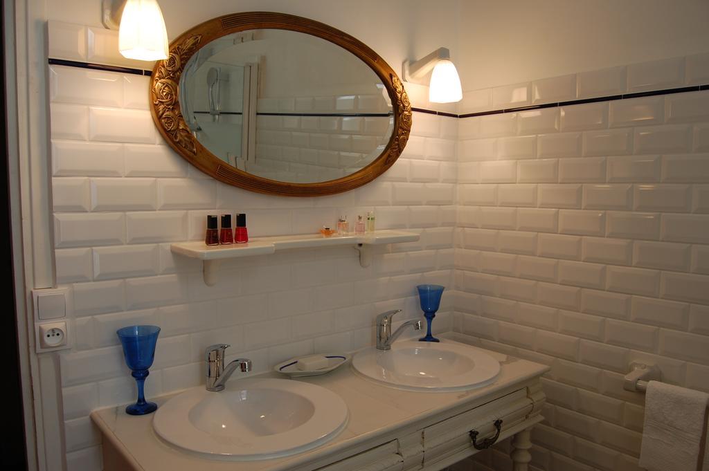 Jardins Secrets Bed & Breakfast อองกูแลม ภายนอก รูปภาพ
